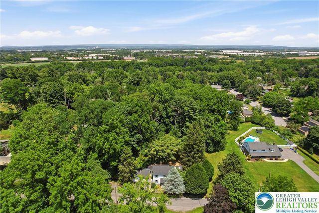 571 Pine Top Trail, Bethlehem City, PA 18017