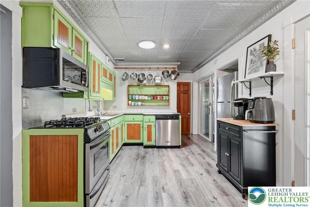 571 Pine Top Trail, Bethlehem City, PA 18017
