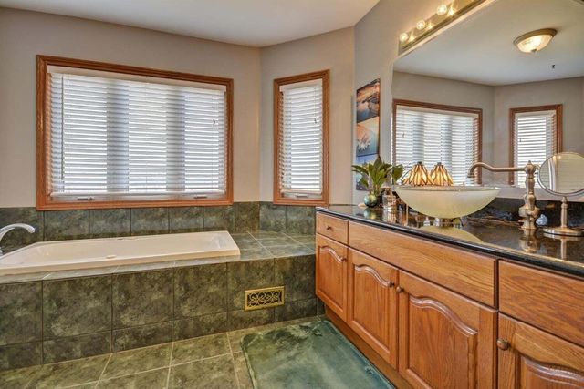 8060 Fox Tail Court, Ypsilanti, MI 48197