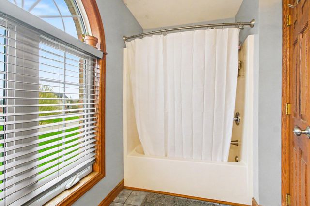 8060 Fox Tail Court, Ypsilanti, MI 48197