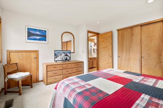 17894 Red Cedar Lane, Sunriver, OR 97707