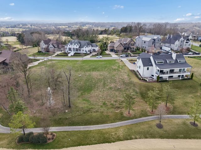 7085 Lanceleaf Dr, College Grove, TN 37046