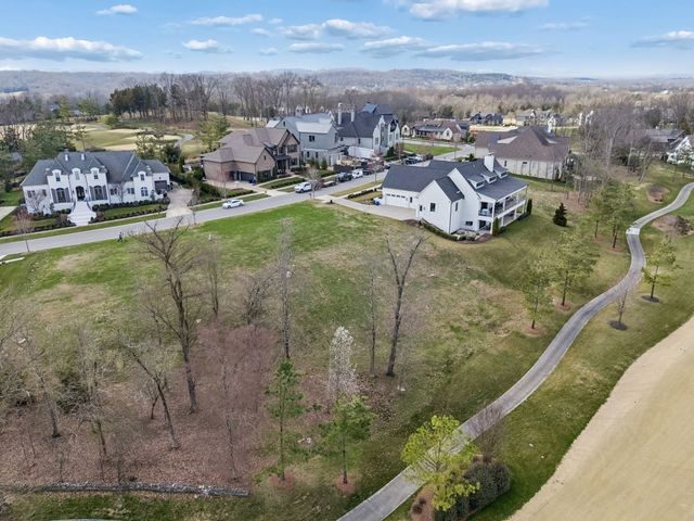 7085 Lanceleaf Dr, College Grove, TN 37046