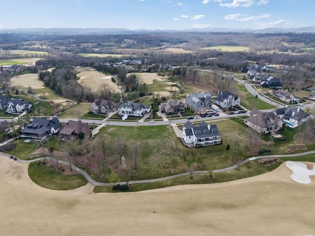 7085 Lanceleaf Dr, College Grove, TN 37046