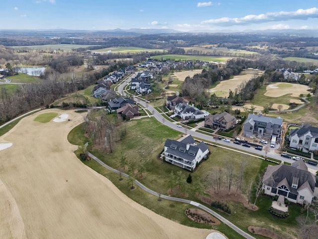 7085 Lanceleaf Dr, College Grove, TN 37046