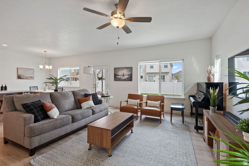 Image 3 of property listing at 3706 N CUADE ST, Eagle Mountain, UT 84005