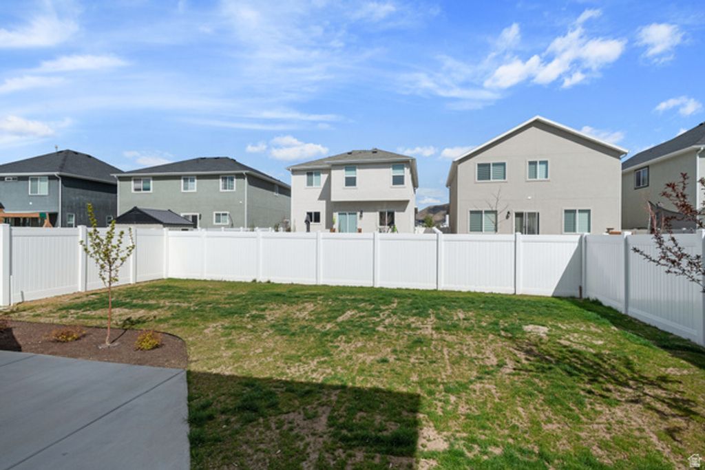 Image 25 of property listing at 3706 N CUADE ST, Eagle Mountain, UT 84005