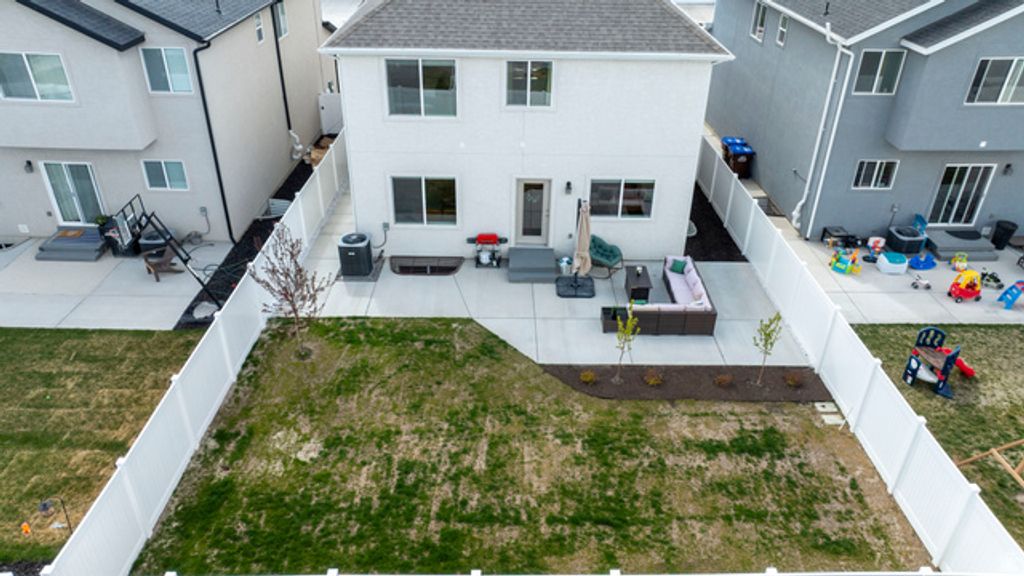 Image 26 of property listing at 3706 N CUADE ST, Eagle Mountain, UT 84005