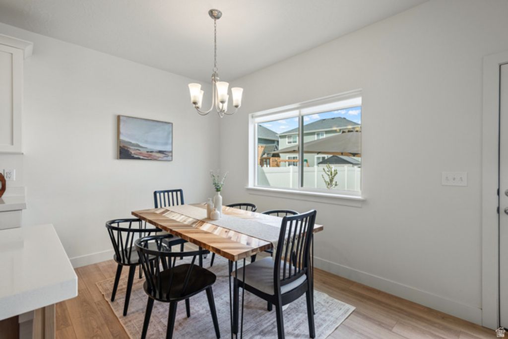 Image 4 of property listing at 3706 N CUADE ST, Eagle Mountain, UT 84005