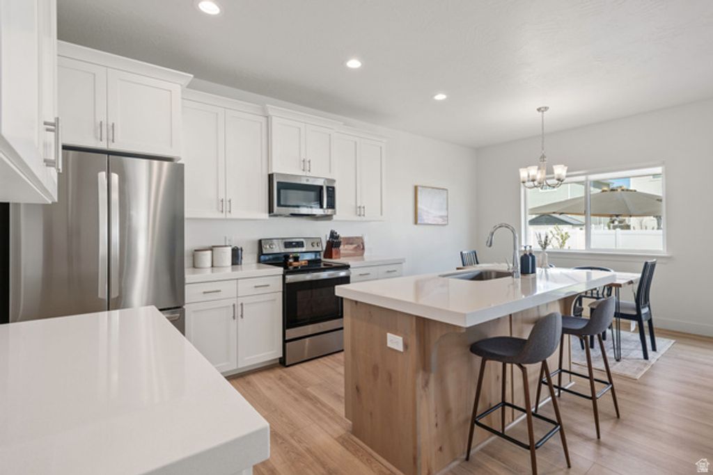 Image 5 of property listing at 3706 N CUADE ST, Eagle Mountain, UT 84005