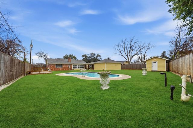 4122 Regency Drive, Houston, TX 77045