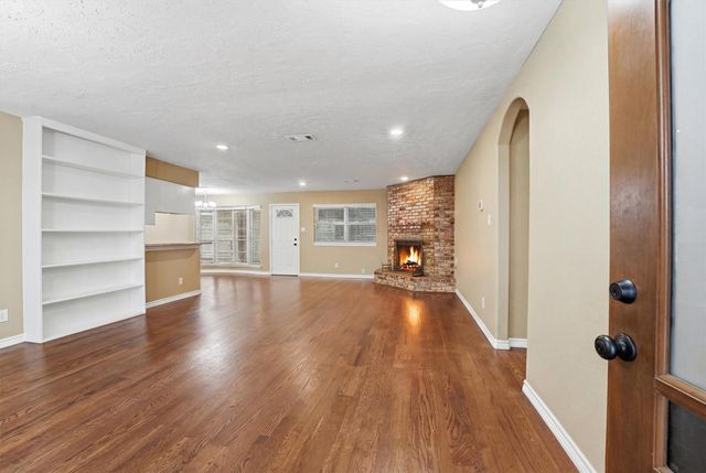 4122 Regency Drive, Houston, TX 77045