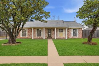 4122 Regency Drive, Houston, TX 77045