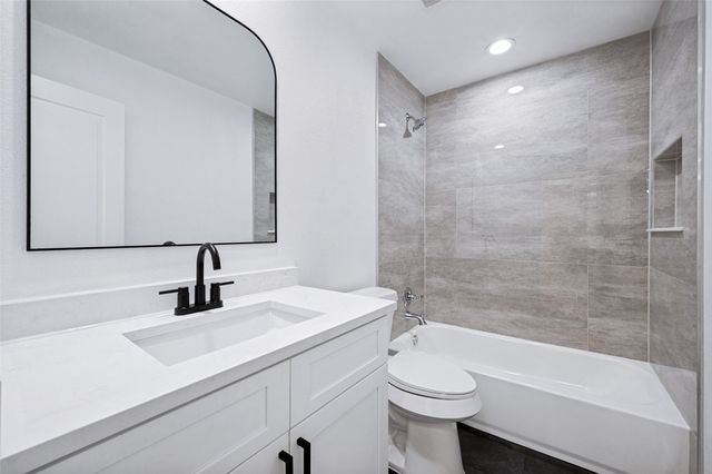 1614 W 3rd Street, Irving, TX 75060