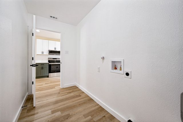 1614 W 3rd Street, Irving, TX 75060
