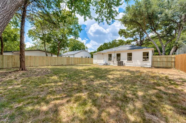 1614 W 3rd Street, Irving, TX 75060