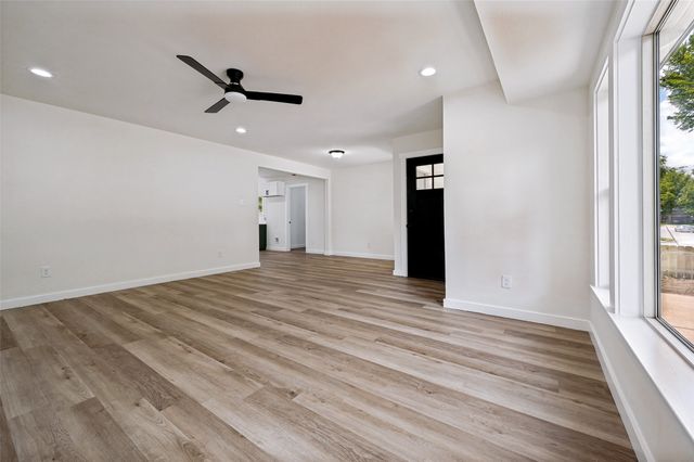 1614 W 3rd Street, Irving, TX 75060