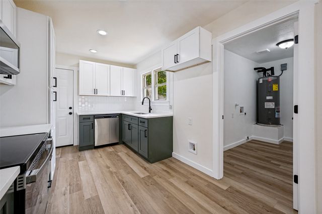 1614 W 3rd Street, Irving, TX 75060