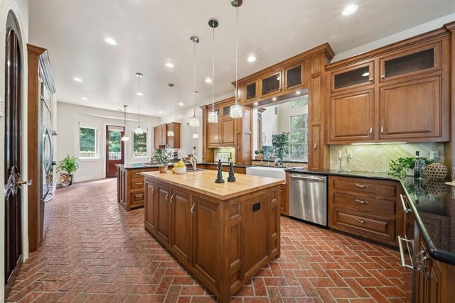 9738 Rim Rock Cir, Loomis, CA 95650