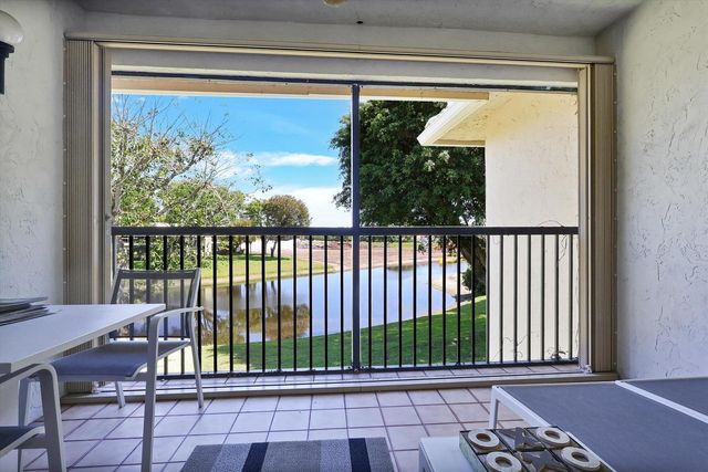 34 W Stratford Ln Lane W D, Boynton Beach, FL 33436