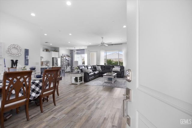 8719 Dromana Court, Bakersfield, CA 93314