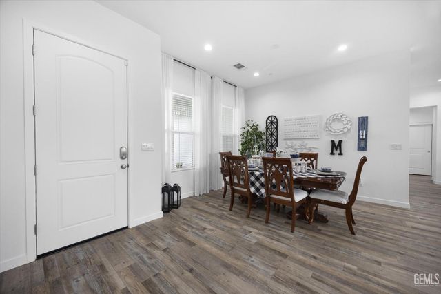 8719 Dromana Court, Bakersfield, CA 93314