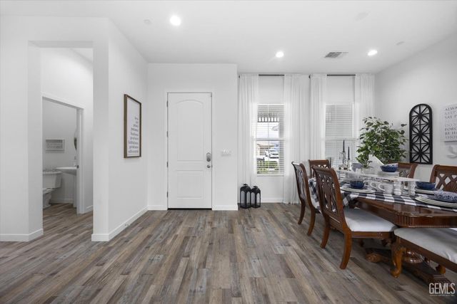 8719 Dromana Court, Bakersfield, CA 93314