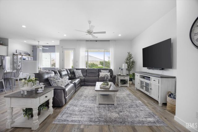 8719 Dromana Court, Bakersfield, CA 93314