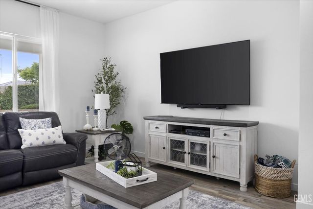 8719 Dromana Court, Bakersfield, CA 93314