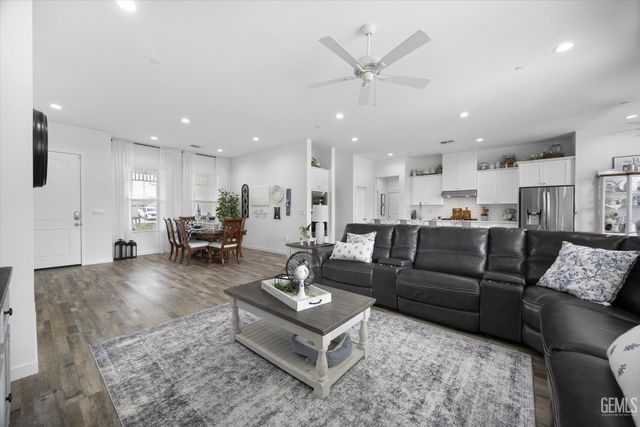 8719 Dromana Court, Bakersfield, CA 93314