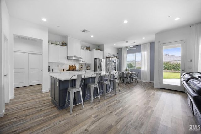 8719 Dromana Court, Bakersfield, CA 93314