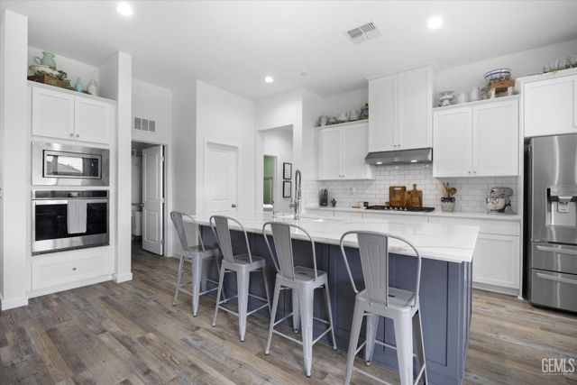 8719 Dromana Court, Bakersfield, CA 93314