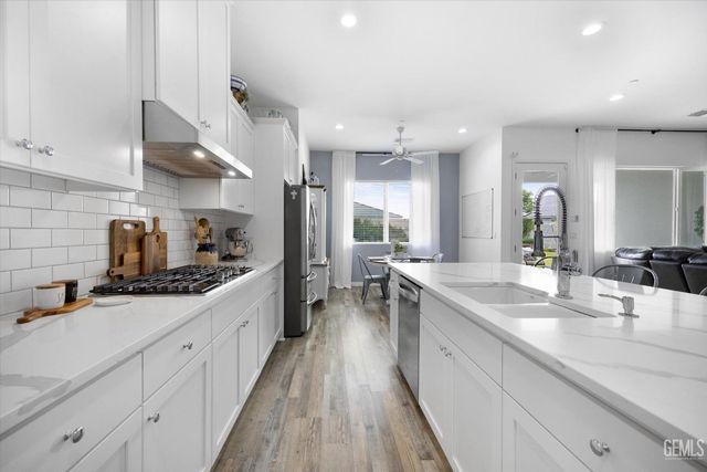 8719 Dromana Court, Bakersfield, CA 93314