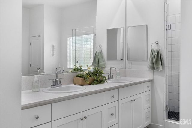 8719 Dromana Court, Bakersfield, CA 93314