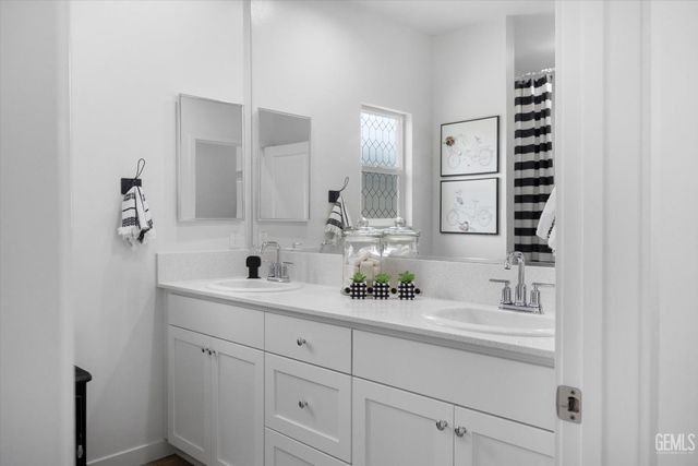 8719 Dromana Court, Bakersfield, CA 93314