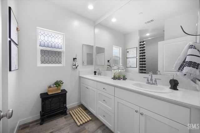 8719 Dromana Court, Bakersfield, CA 93314