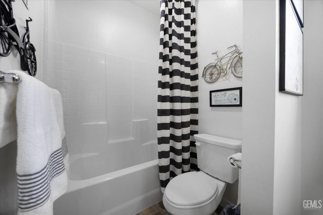 8719 Dromana Court, Bakersfield, CA 93314