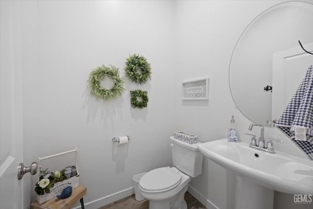 8719 Dromana Court, Bakersfield, CA 93314