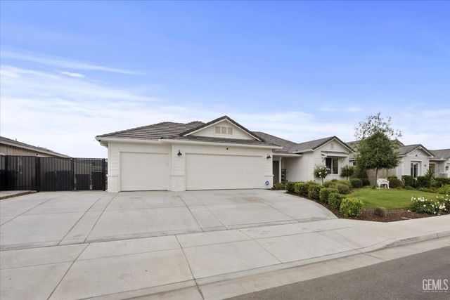 8719 Dromana Court, Bakersfield, CA 93314