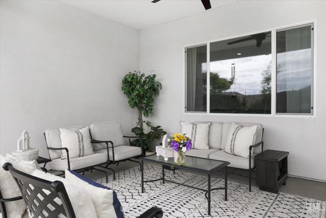 8719 Dromana Court, Bakersfield, CA 93314