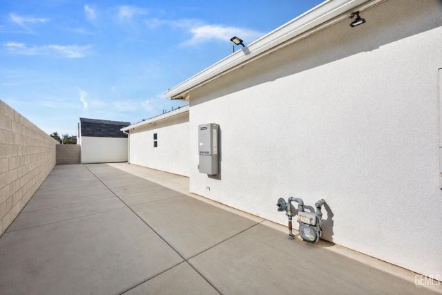 8719 Dromana Court, Bakersfield, CA 93314