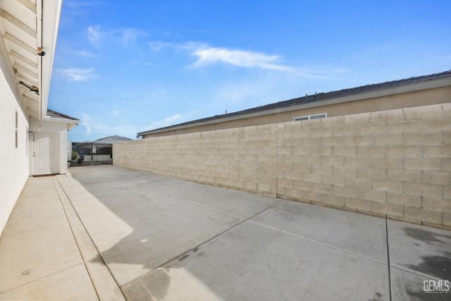 8719 Dromana Court, Bakersfield, CA 93314