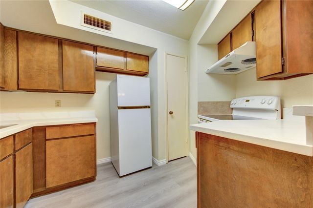 10811 Richmond Avenue 9, Houston, TX 77042