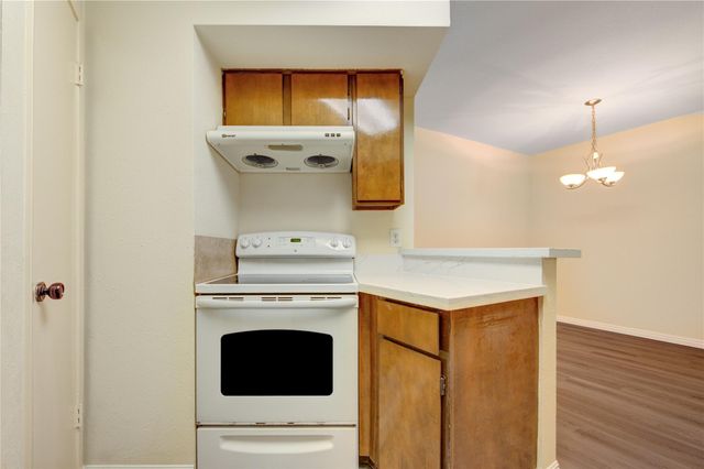 10811 Richmond Avenue 9, Houston, TX 77042