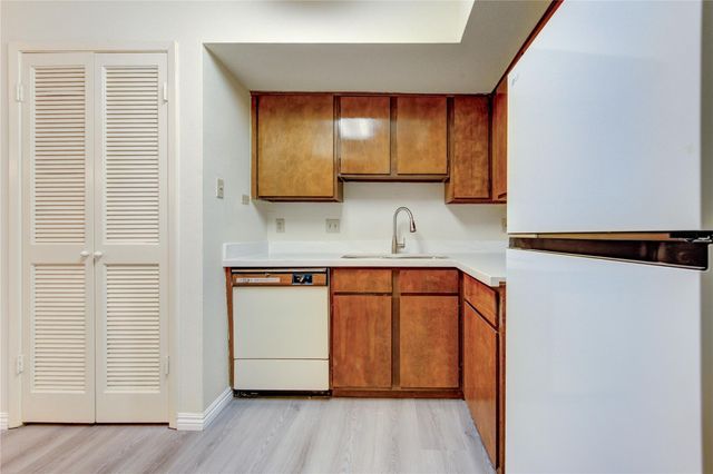 10811 Richmond Avenue 9, Houston, TX 77042