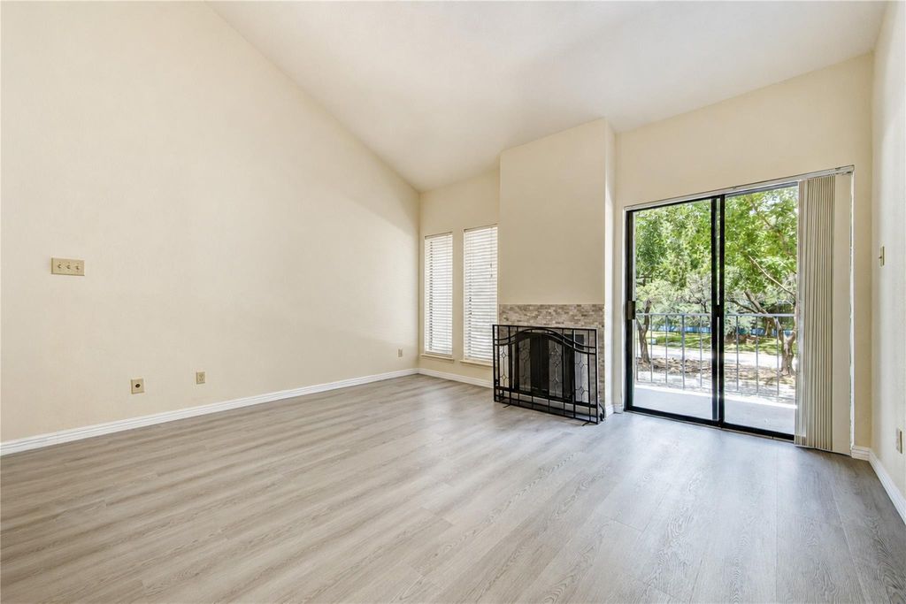 10811 Richmond Avenue 9, Houston, TX 77042