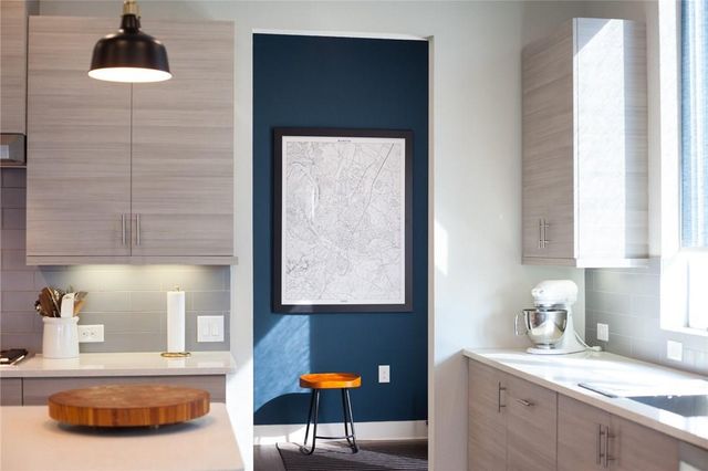 6021 Seville DR, Austin, TX 78724