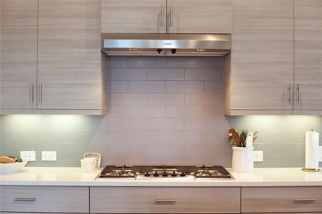 6021 Seville DR, Austin, TX 78724