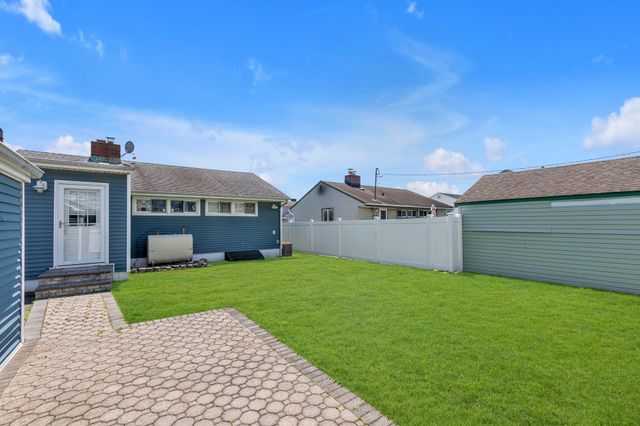 62 Grant Street, Freeport, NY 11520