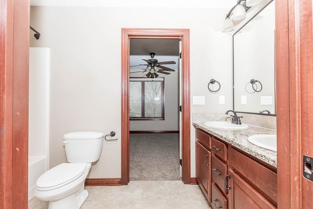 8700 Wooded Point Drive, Johnston, IA 50131